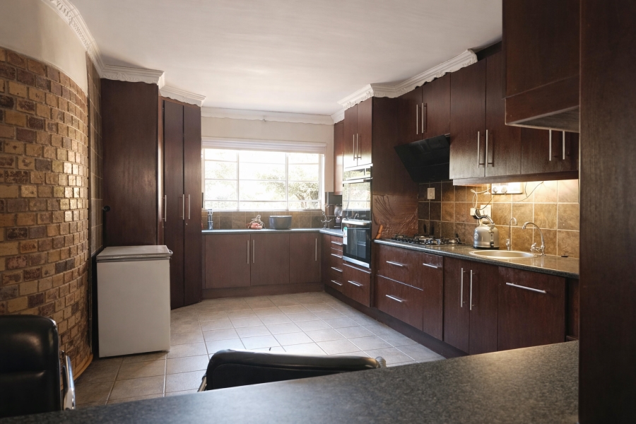 5 Bedroom Property for Sale in Pellissier Free State